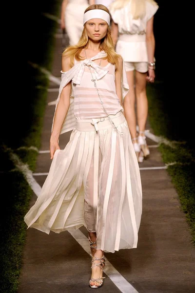 Look 8